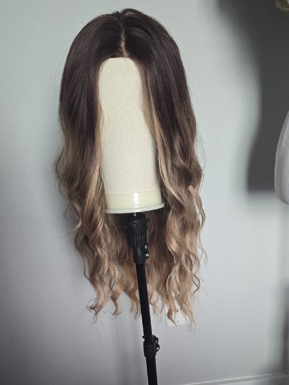 Lace Front Wavy Ombre Wig - Brown to Blonde